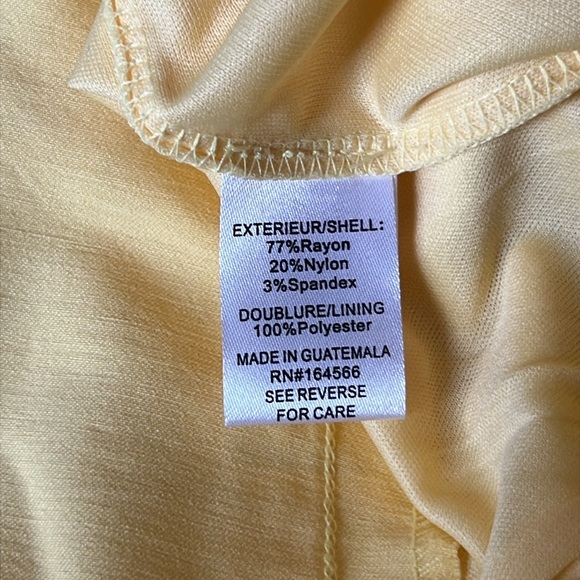 Bella Rose Yellow Stretch Skort with Crochet Details - Picture 6 of 9